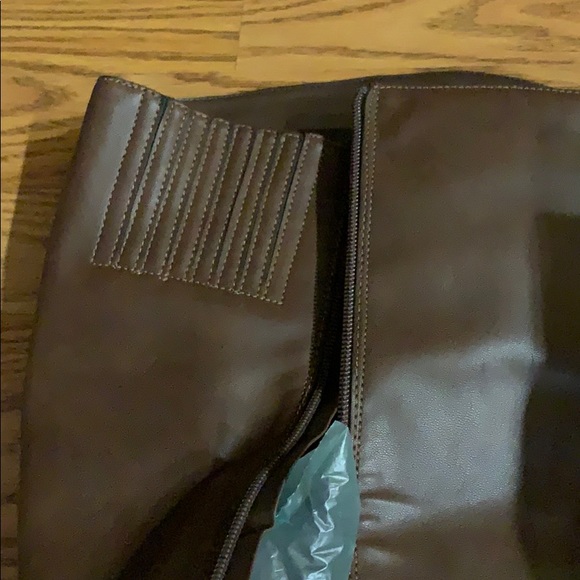 Boots - Picture 4 of 6